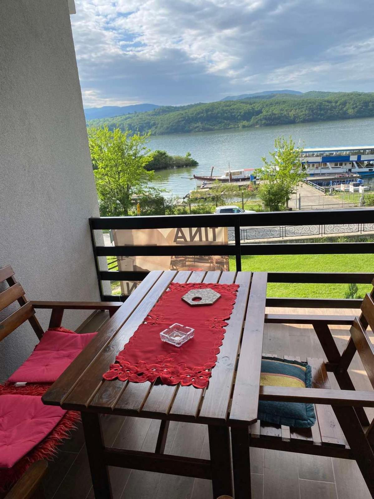 Tina Appartement Tekija  Buitenkant foto
